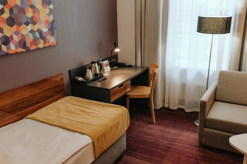 Small Single Room image 1