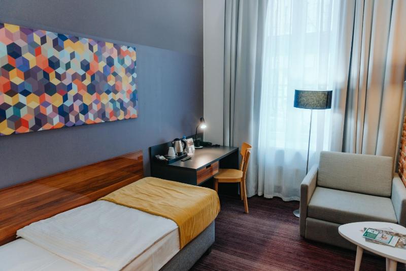 Standard Single Room image 3