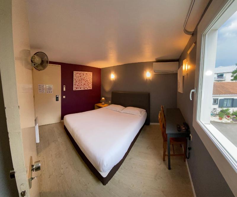 Superior Double Room image 4