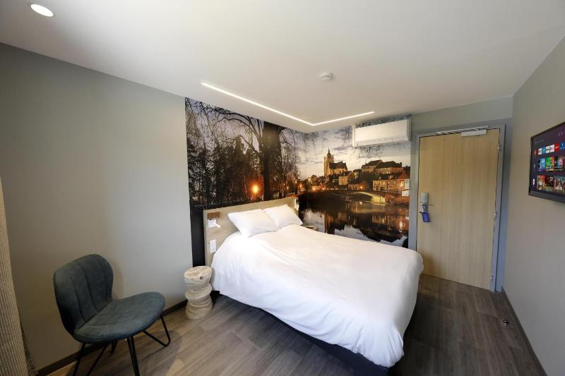 Standard Queen Room with Roll-In Shower - Disability Access/Non-Smoking image 1