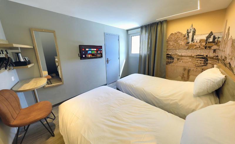 Standard Twin Room - Non-Smoking image 2