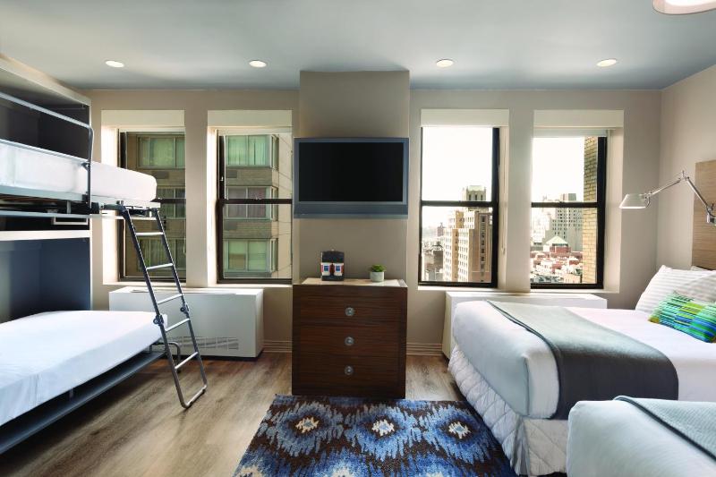 Family Room image 3