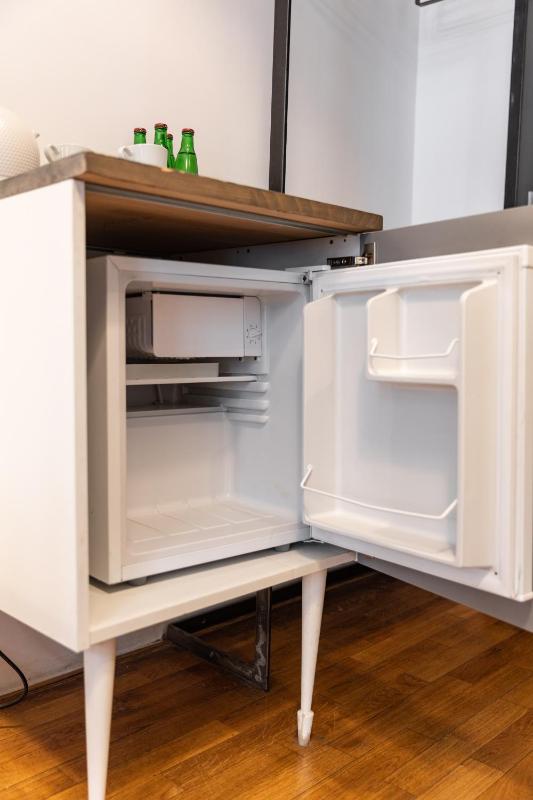 Quadruple Room with 4 Bunk Beds image 4