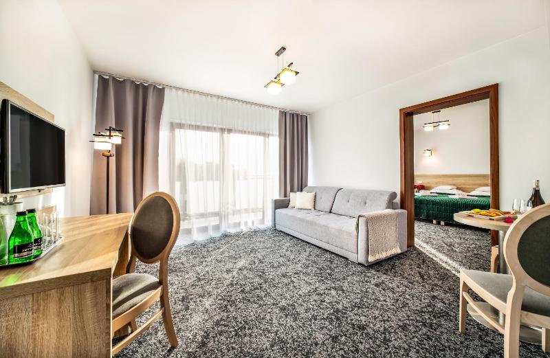 One-Bedroom Apartment image 4