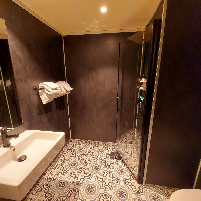 Standard Double Suite image 2