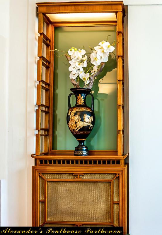 Deluxe Penthouse Parthenon image 4