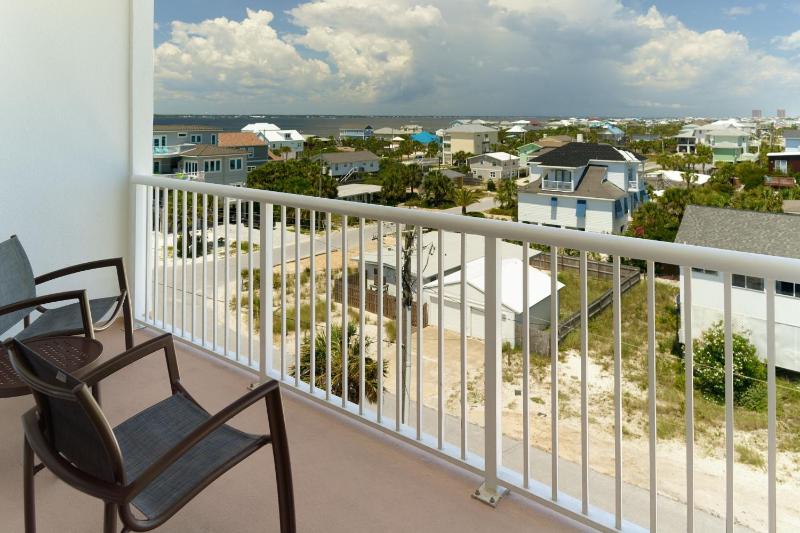 King Studio with Balcony image 3