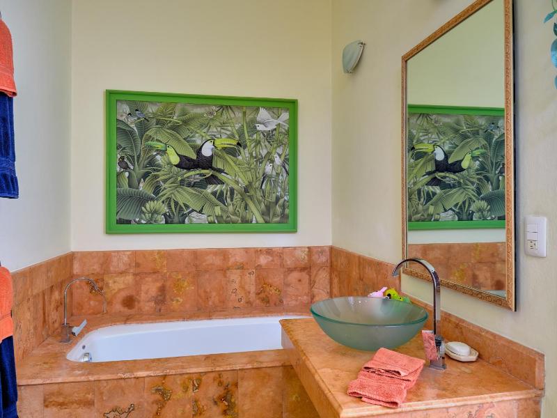 Casa Oasis Guest House and Spa - image 2