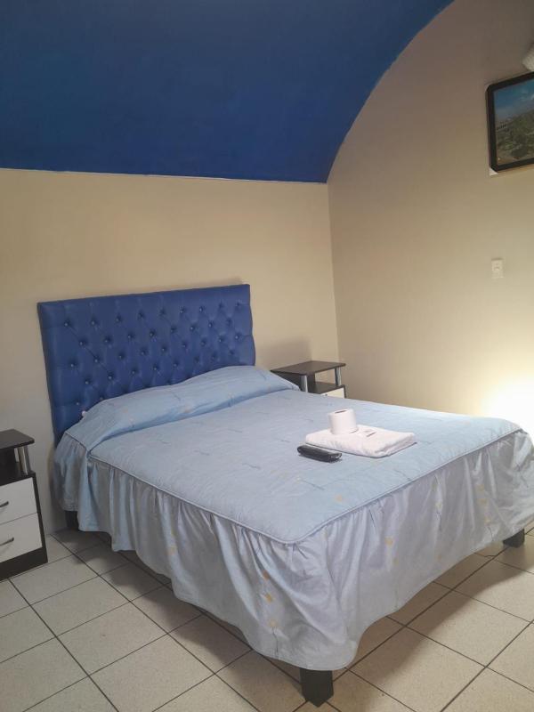 Hostal Flores - image 13