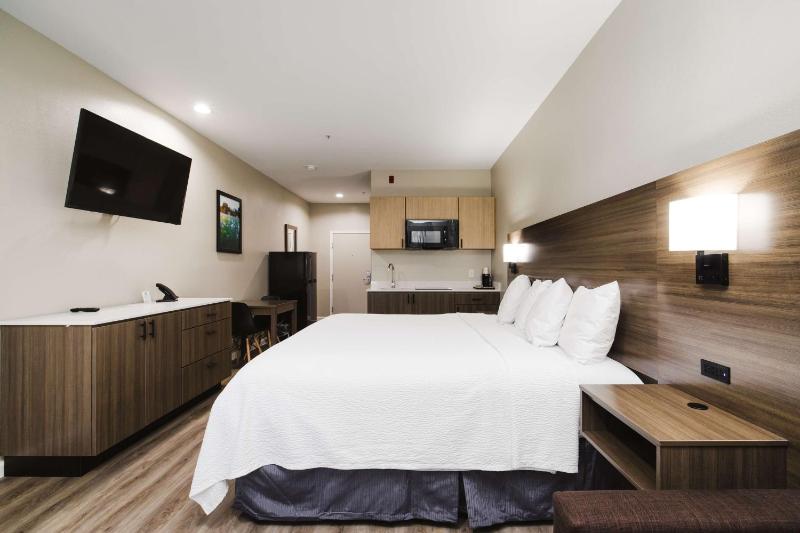 King Room with Kitchenette - Non-Smoking image 4