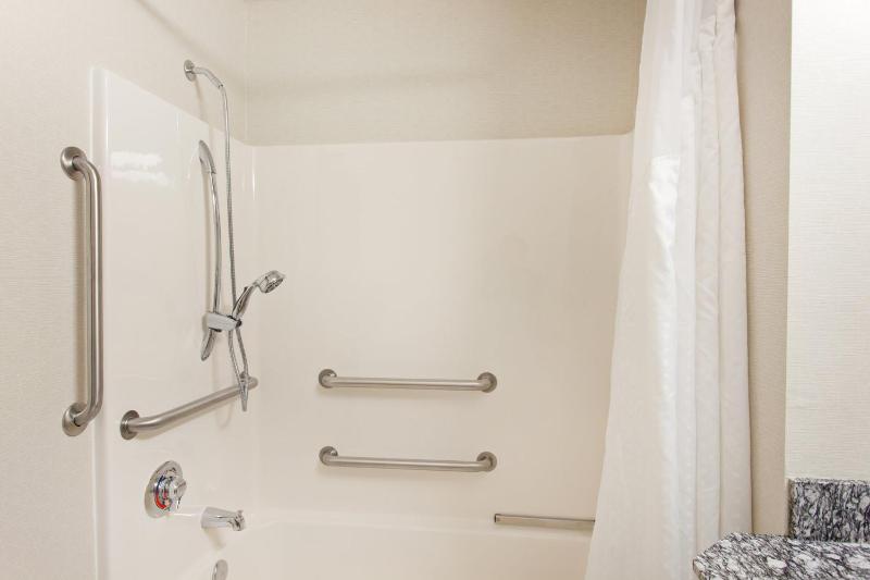 Double Room - Disability Access - Accessible Tub image 4