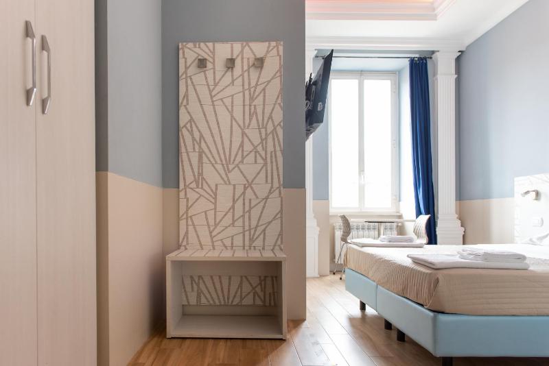 Superior Double or Twin Room with City View image 4