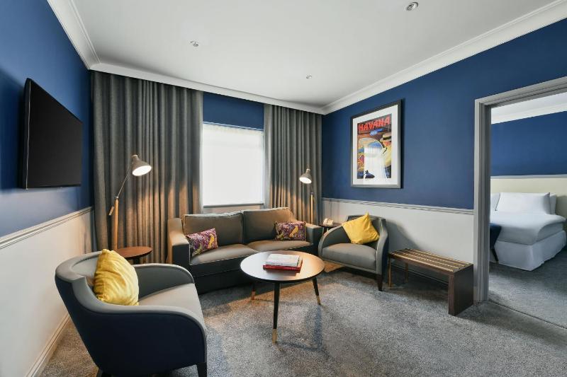 Junior Suite, Club Lounge Access, 1 Queen image 1