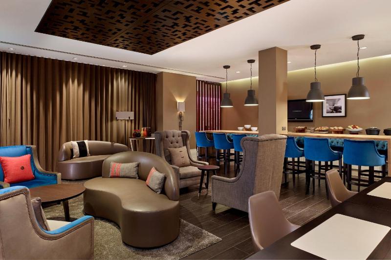 Club Room, Club Lounge Access, 1 Queen image 3