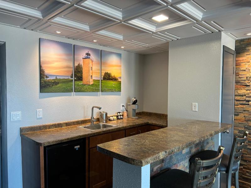 Lake View King Suite image 3