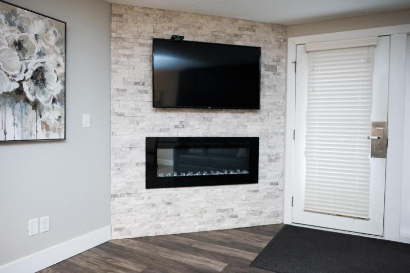 One Bedroom - Gardenside image 3