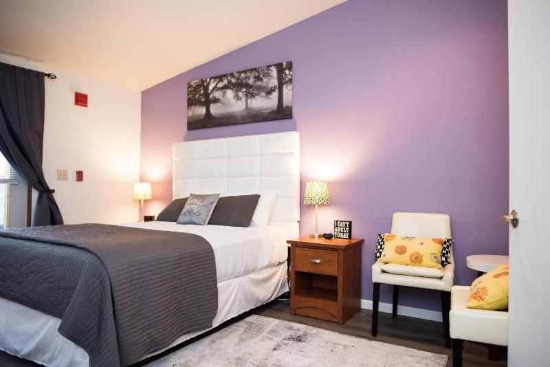 Two Bedroom with One Bathroom - Gardenside image 4