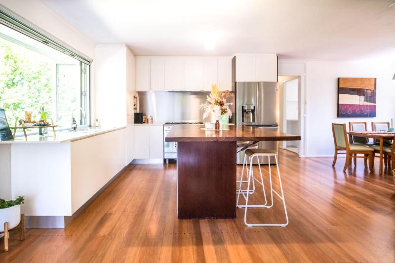 Mid-Century Modern Retro Beach House - image 23
