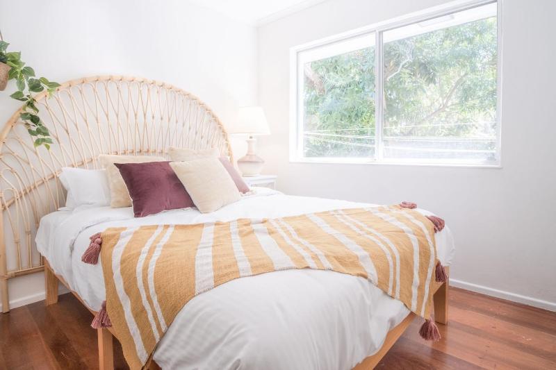 Mid-Century Modern Retro Beach House - image 13