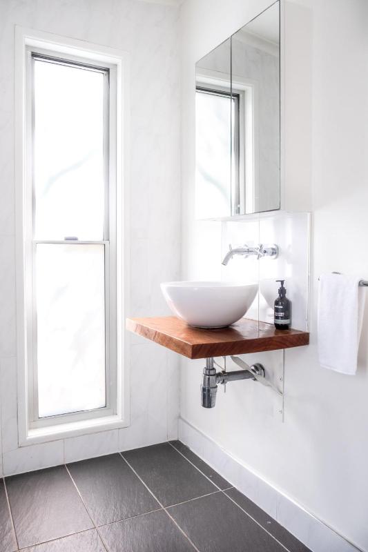 Mid-Century Modern Retro Beach House - image 9