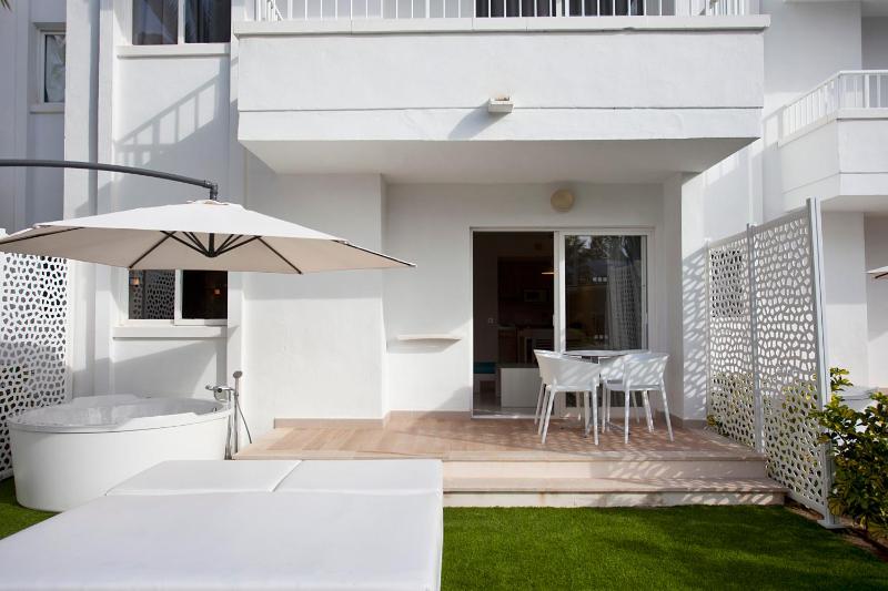 Superior Apartment image 3