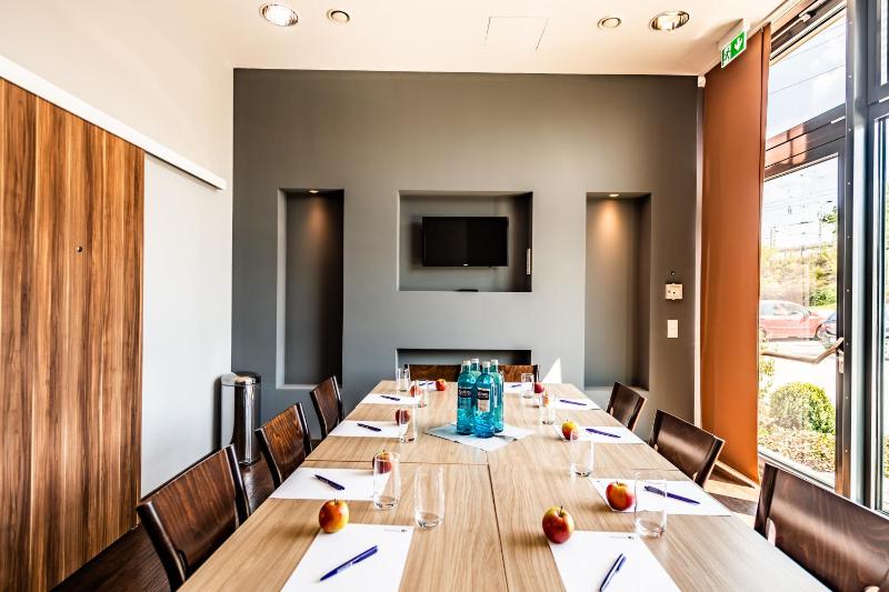 Premier Inn Nürnberg City Centre - image 23