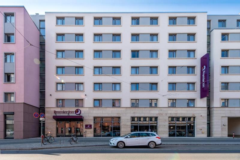 Premier Inn Nürnberg City Centre - image 13