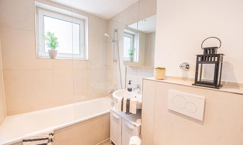 Deluxe Suite with 2 Bedrooms image 1