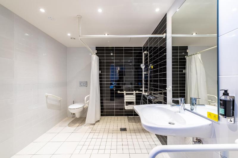 Premier Inn Nürnberg City Centre - image 14