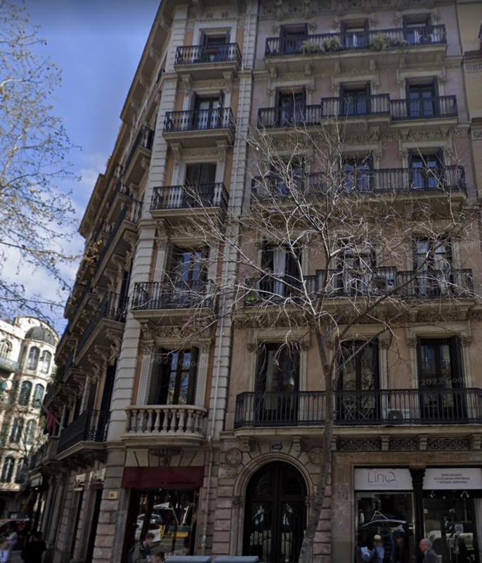 Eixample Apartment - image 2