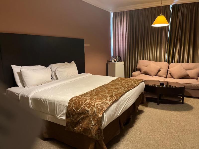 Double Room image 1