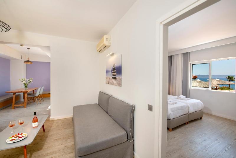 Suite Sea View image 4