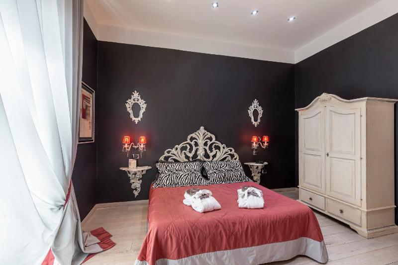 Standard Double Room image 4