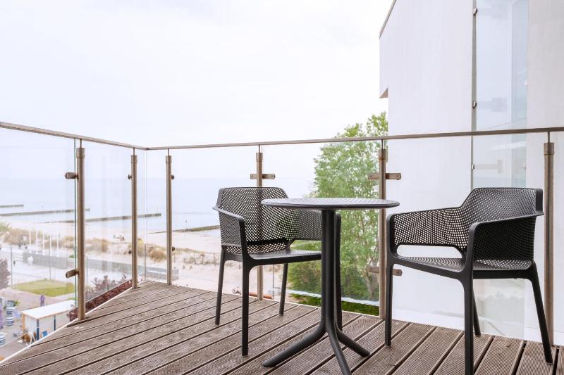 Deluxe Apartment with side sea view image 2