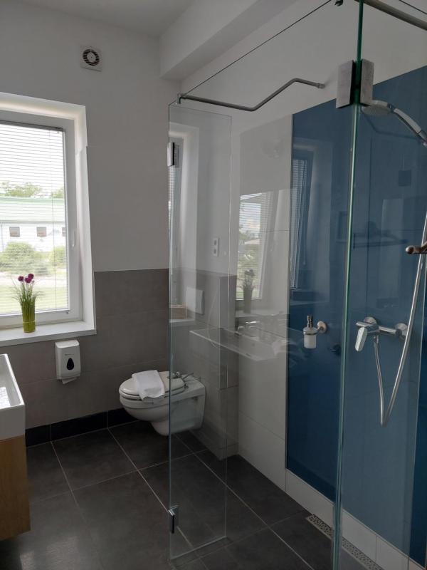 Double Room image 4