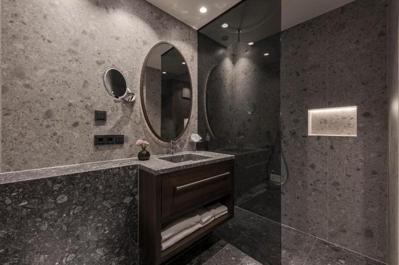Premium Double Room image 2