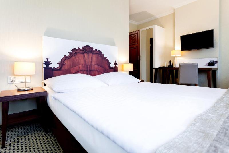 Economy Double Room image 1