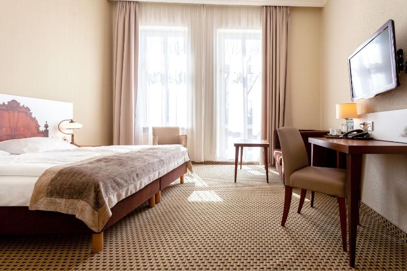Deluxe Double Room with Balcony image 1