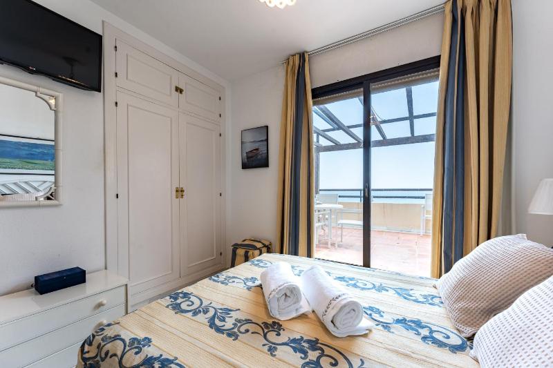 MalagaSuite Torremolinos Seaside Penthouse - image 7