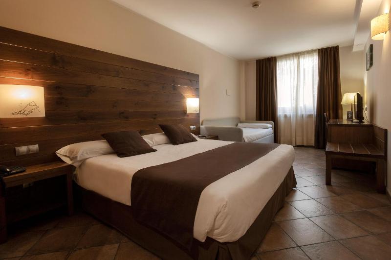 Triple Room image 1