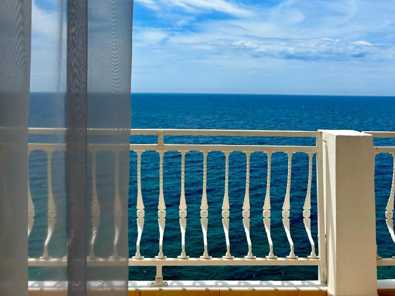 Double Room with Sea View image 1