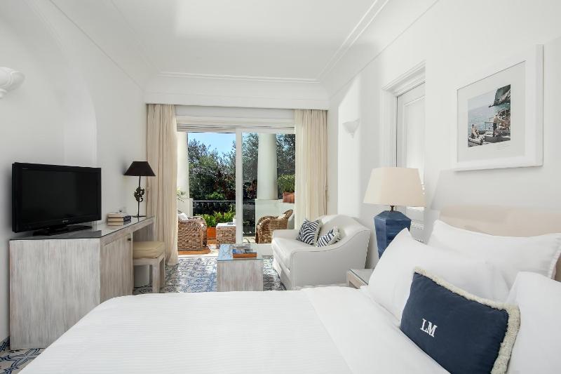 Economy Double Room image 3