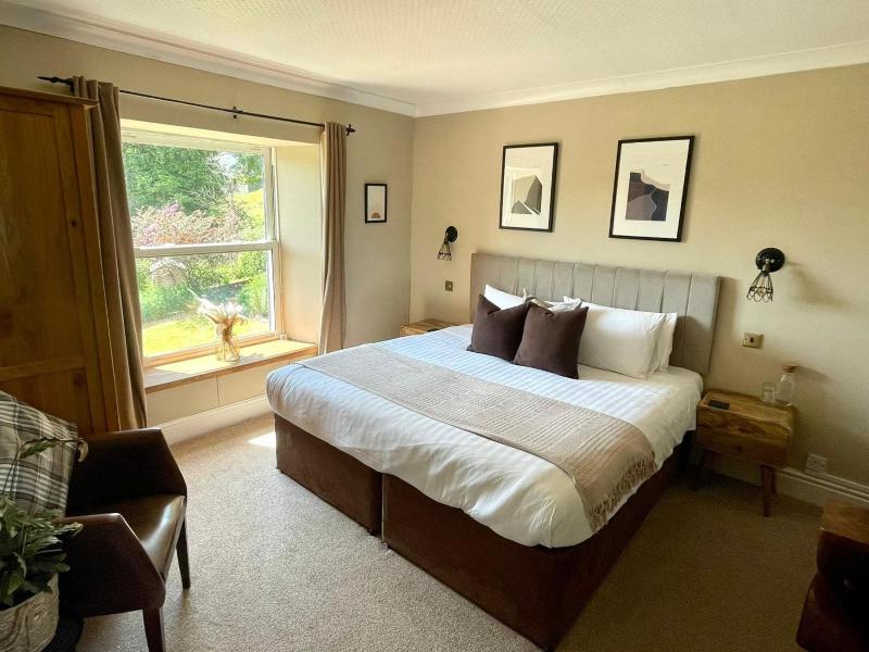 Standard Double Room image 2