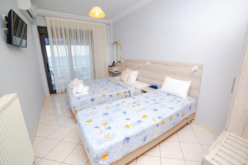 Double Room with Sea View image 1