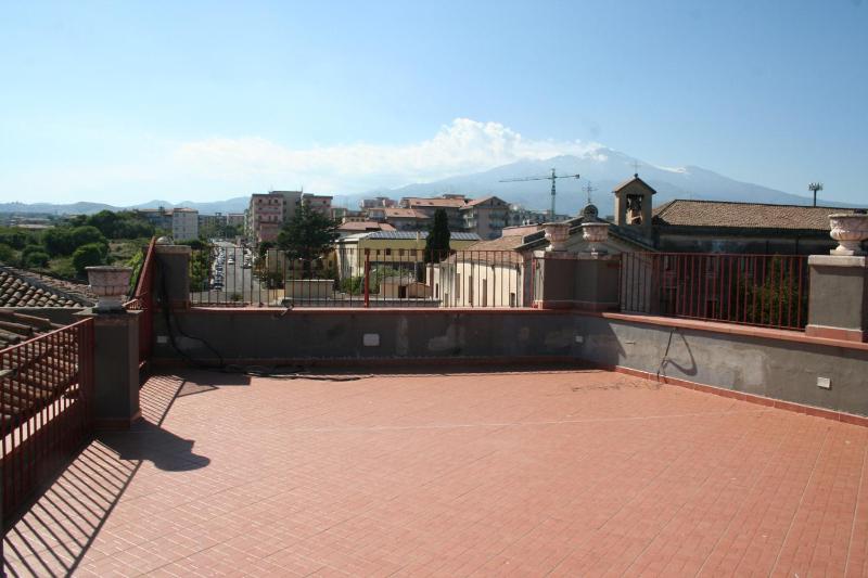 Deluxe Double Room with Balcony and Sea View image 3