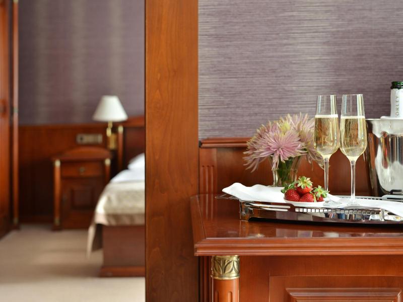 Superior Junior Suite image 3