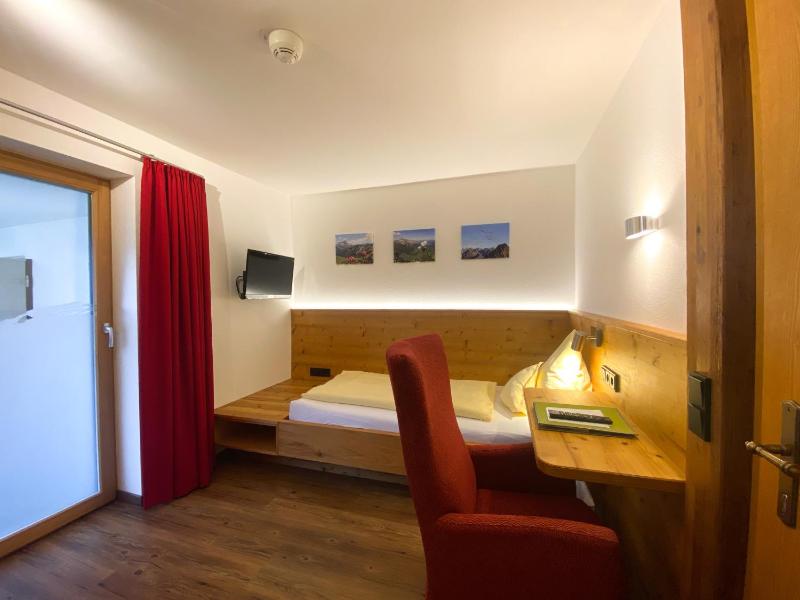 Comfort Single Room with Balcony image 1