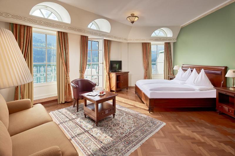 Executive Double Room with Lake View image 4