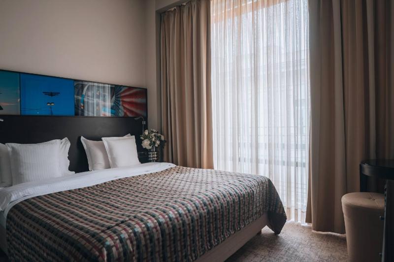 Grand Deluxe Suite image 1