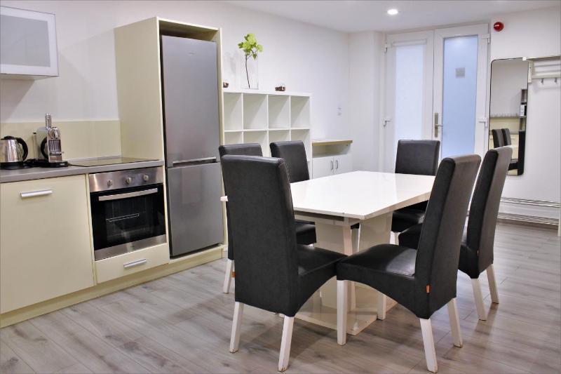 Executive Two-Bedroom Suite image 2